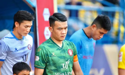 Tin nóng V.League 17/10: Hoàng Thịnh không thể đối đầu Hùng Dũng ở vòng 20