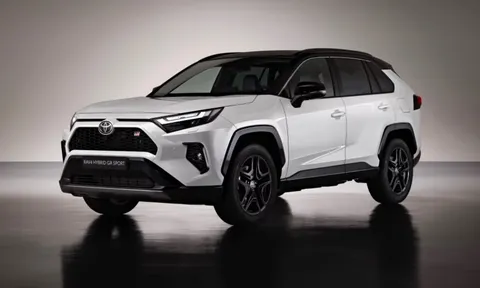 Toyota bổ sung phiên bản mới cho kình địch của Honda CR-V, thiết kế cực đẹp