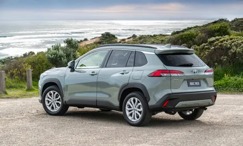 Tin xe 21/10: Lộ diện bản Toyota Corolla Cross 2023 dành cho khách Việt