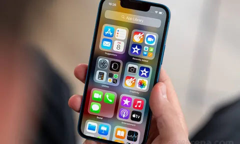 Giá iPhone 13 Mini mới nhất tháng 10, giảm nhiều hơn iPhone 13 lớn