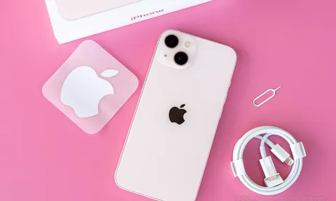 Giá iPhone 13 mới nhất tháng 10, ít giảm, chưa hấp dẫn