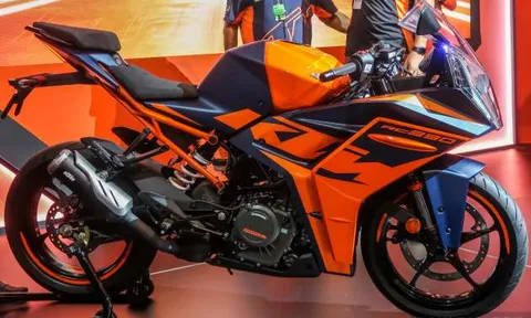 KTM Duke RC390 2022 ra mắt với giá 177 triệu đồng