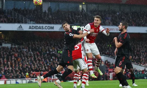 Lịch thi đấu Ngoại hạng Anh: Top 4 có biến, Arsenal xây chắc ngôi đầu bảng?