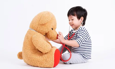Vì sao hành trình can thiệp sớm của trẻ tự kỷ cần sự tham gia của phụ huynh?