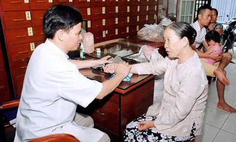 Lương y Phạm Ngọc Khánh: Người hết lòng vì bệnh nhân suy giãn tĩnh mạch