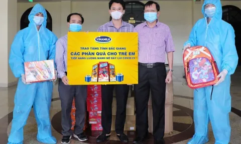 Vinamilk Hero tặng 3.000 phần sữa và quà 1/6 cho các "anh hùng nhí" tại khu cách ly