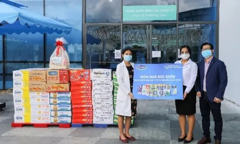 Vinamilk trao tặng 3.000 món quà đến gia đình cán bộ y tế tuyến đầu tại nhiều bệnh viện trên cả nước