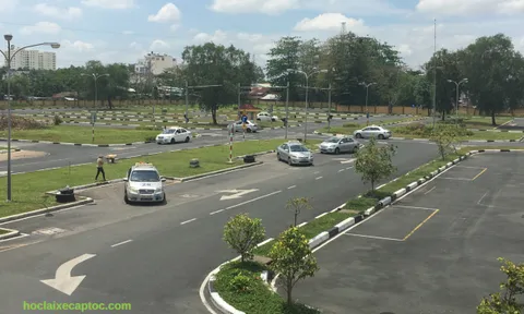 9 tiêu chí chọn trường uy tín để học lái xe bằng B2