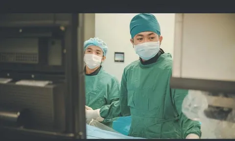 Bé trai 3 tuổi bị đột quỵ: Bệnh hiếm nhưng nguy hiểm, 3 triệu chứng cần biết để không nhầm sang bệnh khác