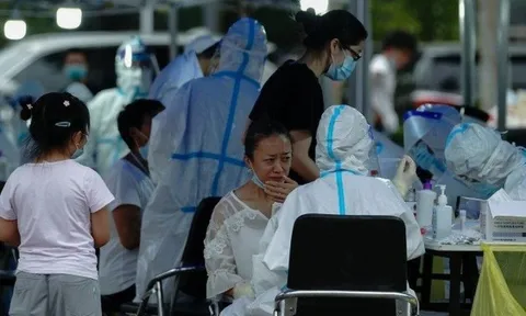 Một tỉnh TQ tái bùng phát Covid-19 nghiêm trọng: Toàn tỉnh bước vào thời chiến, người dân chặn đường phòng dịch