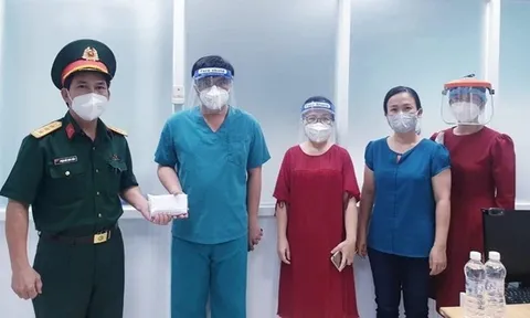 Nhật ký nhà văn và những "shipper" đặc biệt