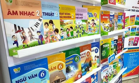 Bốn cuộc cải cách và sự ì ạch của việc làm sách giáo khoa