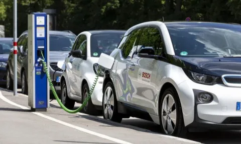 EU cần mở rộng quy mô sản xuất xe điện trước khi Trung Quốc ngày càng có chỗ đứng tại châu Âu