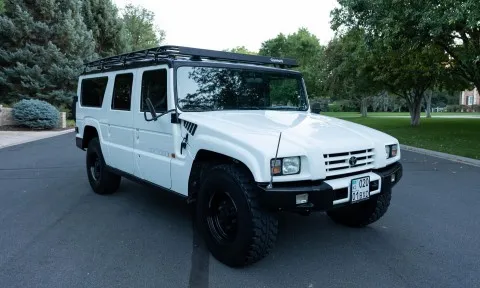 Mẫu off-road cỡ "đại" Toyota Mega Cruiser cực hiếm được định giá ngang siêu xe Ferrari