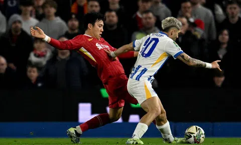 Bản hợp đồng bom tấn đẩy Wataru Endo khỏi Liverpool