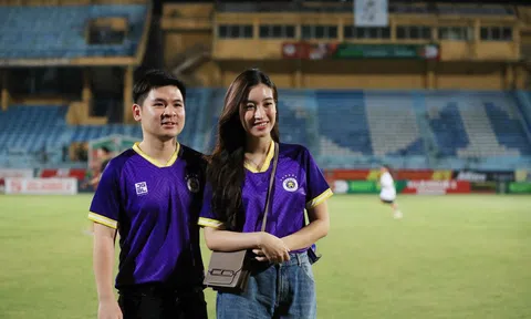 Hà Nội FC cán đích trong top 3 V-League, hoa hậu Đỗ Mỹ Linh khoe sắc dịu dàng