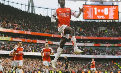 Nketiah nhận lời khuyên chân thành về tương lai ở Arsenal