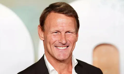 Teddy Sheringham dự đoán kết cục buồn cho Arsenal