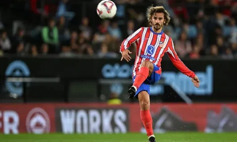 Griezmann hoá Messi, dọn cỗ như đặt cho Alvarez