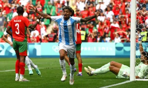 Tây Ban Nha thắng sít sao, Argentina hòa nghẹt thở Morocco
