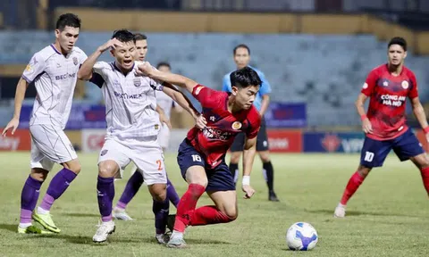 Vòng 3 V.League: Đình Bắc sắp thành ngôi sao lớn; Pha phản lưới khó tin