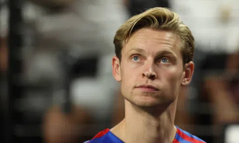 Lập trường vững vàng của De Jong với Man United