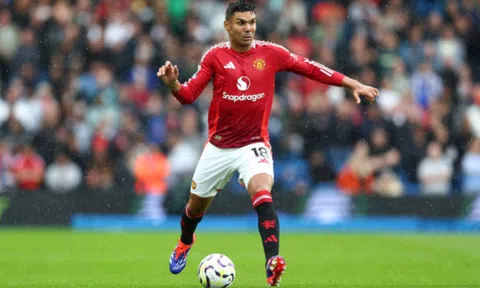 Casemiro bị rao bán, rõ lập trường phòng thay đồ Man United