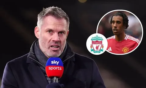 Carragher mừng vì Liverpool không mua Leny Yoro