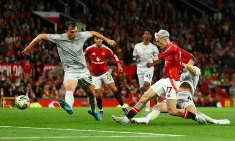 Sau cơn mưa, bầu trời lại sáng với Man Utd