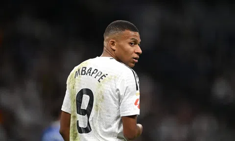 Real Madrid cấm tiệt Mbappe