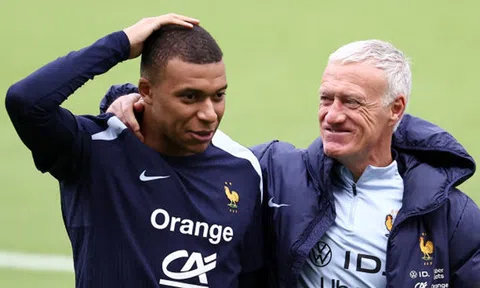 Deschamps thông cảm với Mbappe