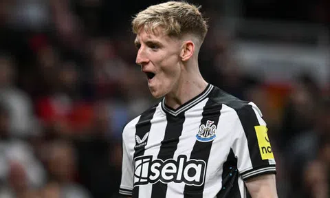Newcastle đòi 80 triệu bảng mới bán Gordon