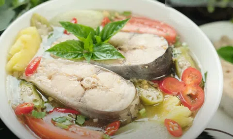 Nấu canh cá cứ áp dụng 4 tuyệt chiêu này, chẳng lo canh bị tanh