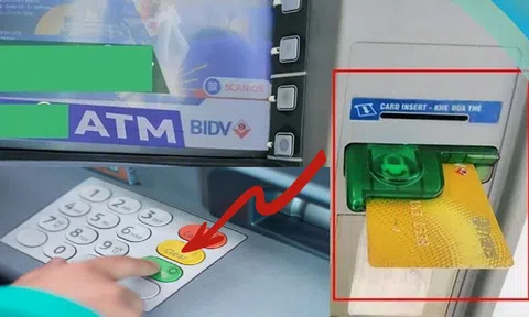 Bị nuốt thẻ ATM khi rút tiền: Ấn nút này trên máy là lấy lại ngay, không cần chờ mở khoá