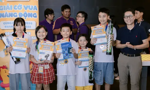 Học sinh TPHCM tham gia Giải cờ vua của những tấm lòng, biến lệ phí tham dự thành ‘Quân cờ Hạnh Phúc’