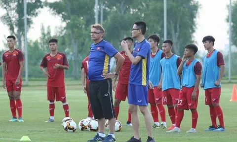 Vừa thay HLV Park, tân HLV trưởng ĐT Việt Nam nhận nhiệm vụ quan trọng