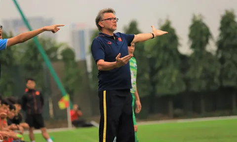 VFF báo tin quan trọng tới HLV Troussier tại ĐT Việt Nam