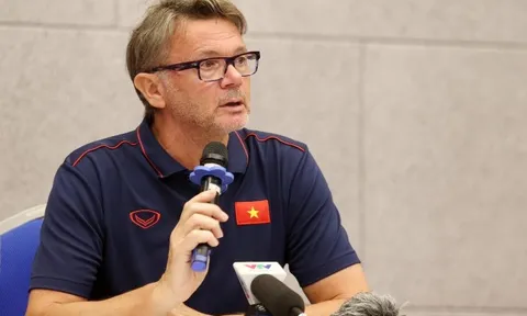 Lộ diện 'người chống lưng' cực khủng của Philippe Troussier ở ĐT Việt Nam