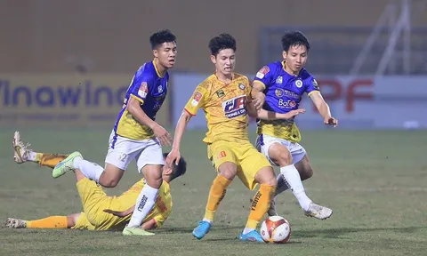 HLV châu Âu khẳng định V-League khốc liệt nhất Đông Nam Á