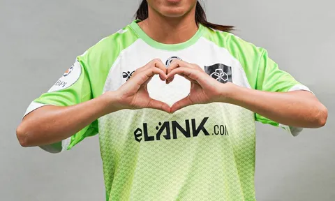 Lank FC ngỡ ngàng trước sức hút của Huỳnh Như