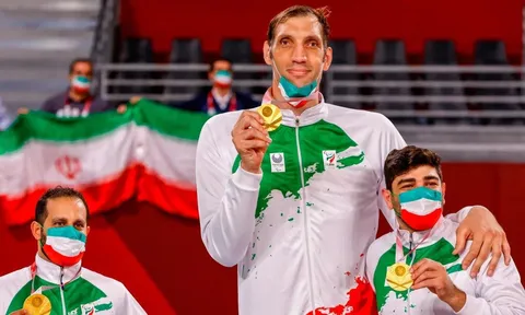 Chàng kiều bóng chuyền Paralympic '2 mét rưỡi', ra sân là vô địch