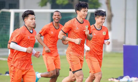 CAHN đá giao hữu, HLV Troussier 'soi giò' cho ĐT Việt Nam?