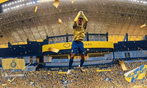 'Choáng váng' với số tiền Ronaldo bỏ túi sau...mỗi phút tại Al-Nassr