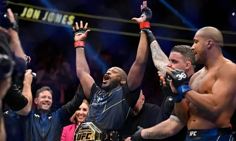 Hạ knock-out đối thủ sau 2 phút, Jon Jones thêm chiến tích vào lịch sử MMA vĩ đại