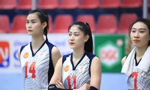 Chiêm ngưỡng đội bóng chuyền nữ đẹp nhất Việt Nam, HLV còn đẹp hơn