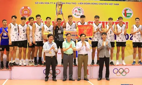 Trao thưởng cá nhân và đồng đội giải bóng chuyền Cúp Hùng Vương 2023