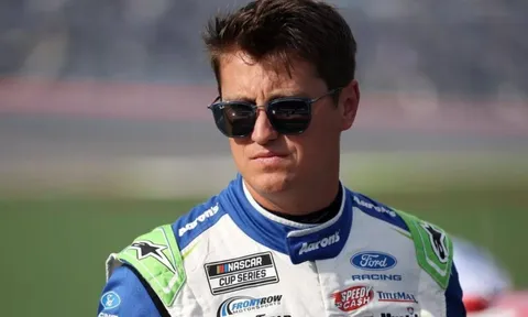 NASCAR phạt Zane Smith 50.000 USD vì va chạm xe đối thủ ở tốc độ gần 225 km/h
