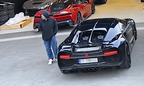 CEO Bugatti tự lái Porsche 911 truy đuổi kẻ đánh cắp Chiron trị giá hàng triệu euro