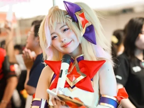 Nữ MC Tốc Chiến nhận cơn mưa lời khen khi cosplay thành Seraphine