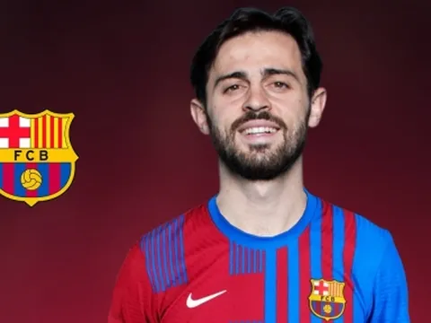 Siêu tiền vệ bị 'gã khổng lồ' nhòm ngó, Man City lập tức đáp trả cực đau